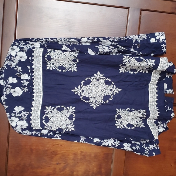 Unique soft button down - Picture 2 of 8